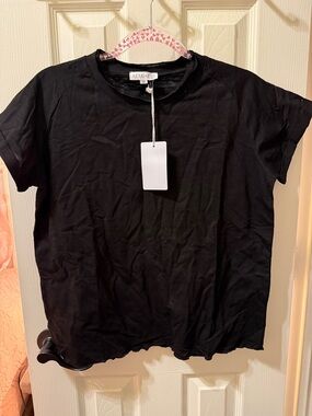 AEMI+CO Black Classic Crewneck Tee